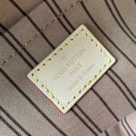 Louis Vuitton Piano M12095 Brown